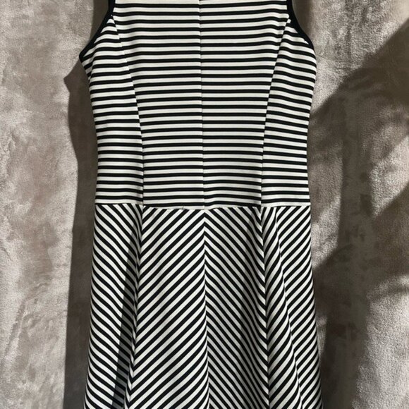 Beige by ECI Black White Striped Sleeveless Fit Flare Horizontal Diagonal Dress - Picture 6 of 12